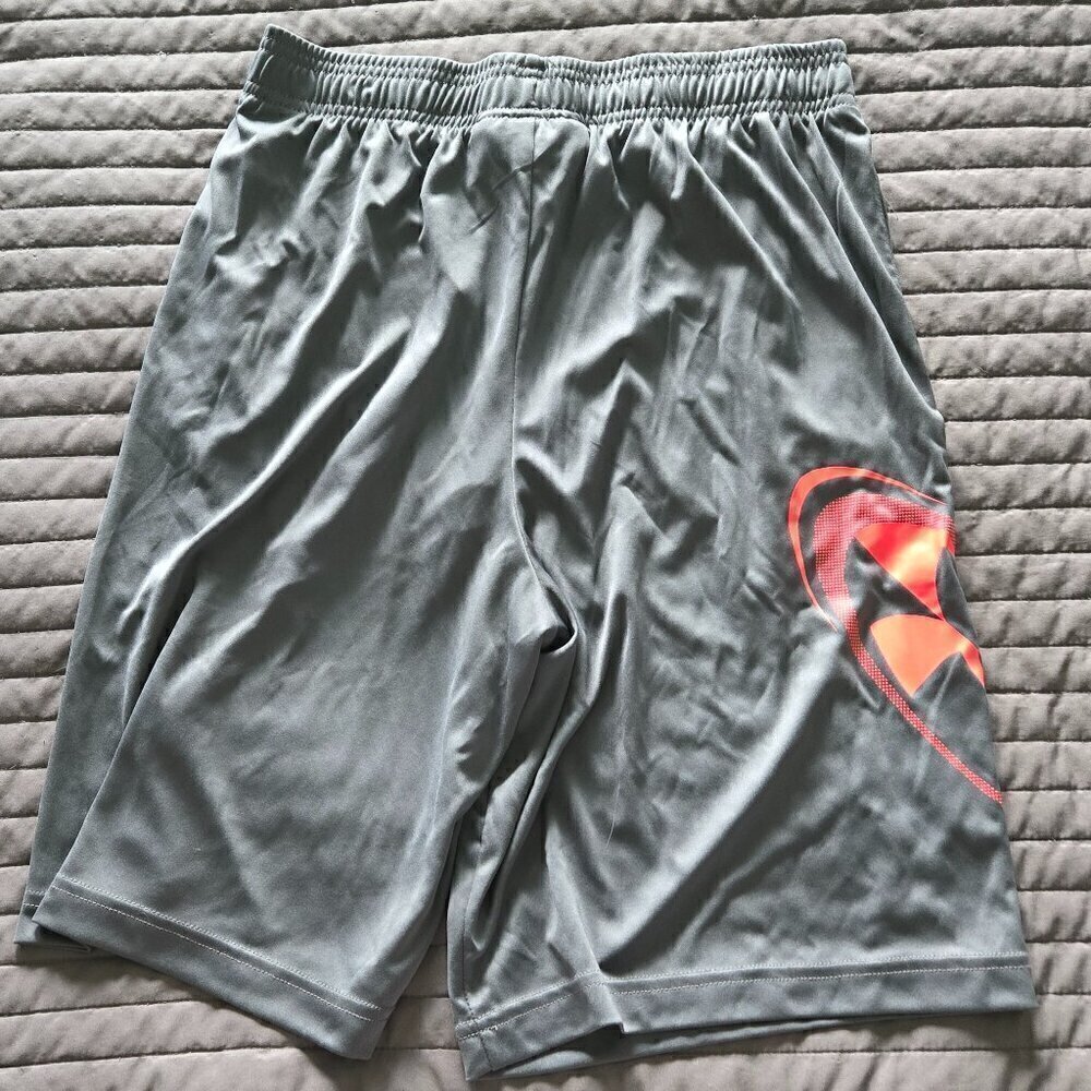 Under Armour Men's Loose fit Graphic Shorts - M Silver
